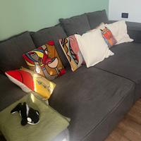 DIVANO E PARETE SALA ATTREZZATA