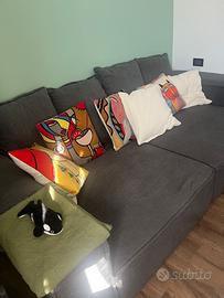 DIVANO E PARETE SALA ATTREZZATA