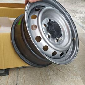Cerchi nuovi Ford 16 pollici