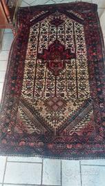 Vecchio tappeto persiano