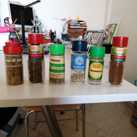 Porta spezie con spezie originali all'interno