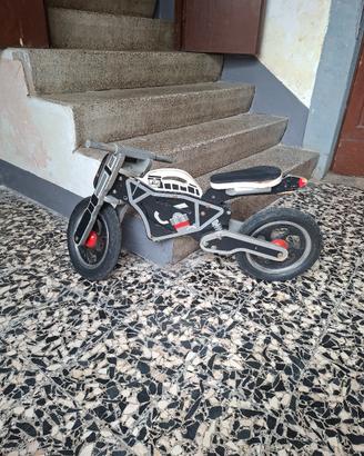 Motocicletta cavalcabile Sevi