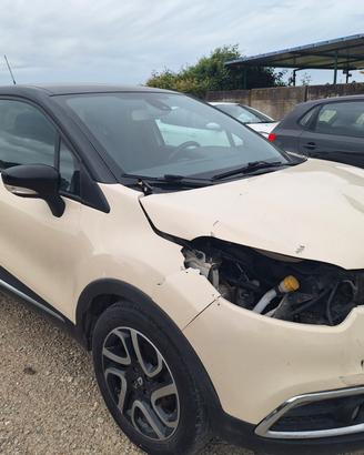 Renault Captur 1.5 dCi Automatica incidentata