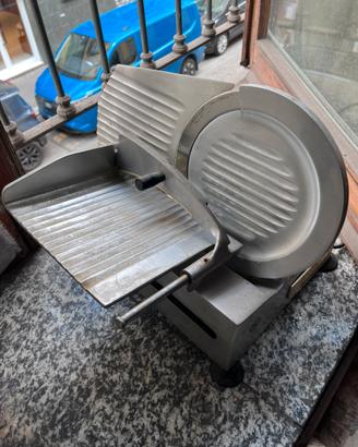 Affettatrice professionale (albergo/casa) piccola