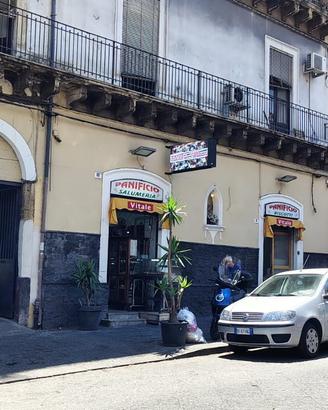 Casa Singola in Corte Posto Auto  Castello Ursino