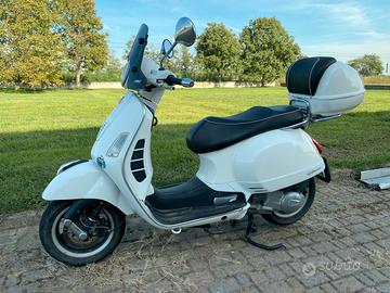 Vespa 300