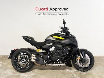DUCATI Diavel V4 Nero Giallo