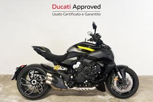 DUCATI Diavel V4 Nero Giallo