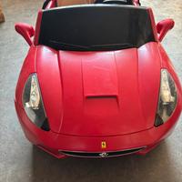 Ferrari elettrica per bambini