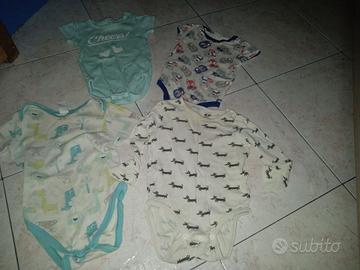 Set composto da due body bambino a maniche corte e