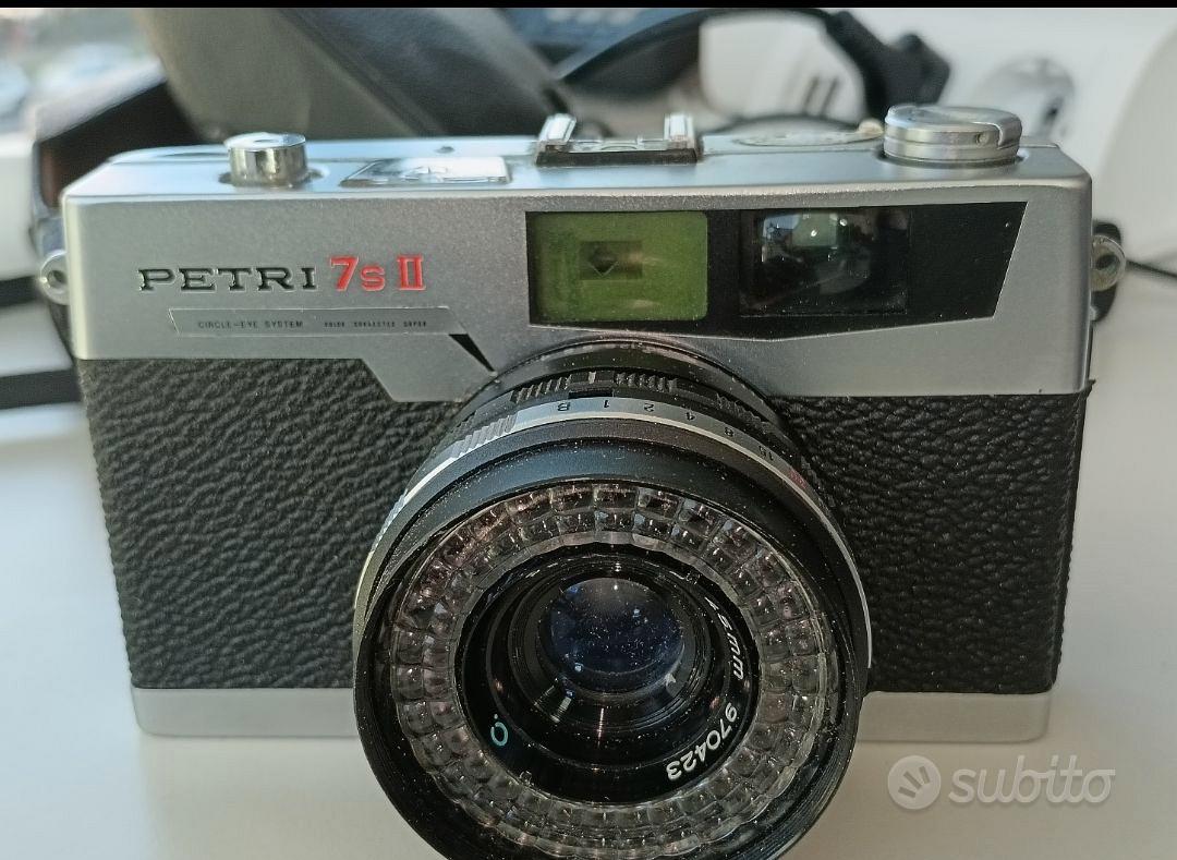 Macchina fotografica petri Fotografia usata