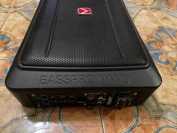 subwoofer sotto sedile