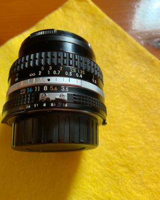 Nikon 20 f3,5
