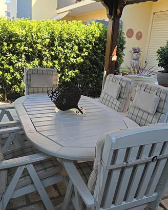 tavolo da giardino con poltroncine