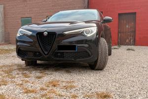 Alfa Romeo Stelvio 2.2 Turbodiesel 210 CV AT8 Q4 B