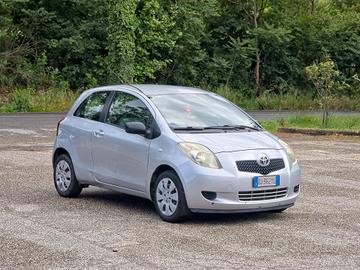 Toyota Yaris 1.0 3 porte Sol CV-69 2007-E4 Manuale