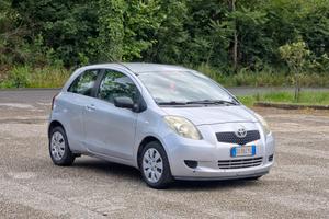 Toyota Yaris 1.0 3 porte Sol CV-69 2007-E4 Manuale