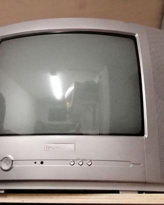 TV color vintage Daewoo con telecomando