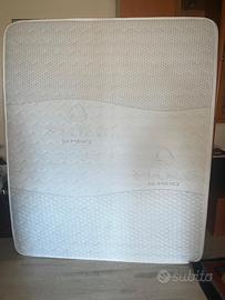 Materasso matrimoniale Pure by Heiq + rete inclusa