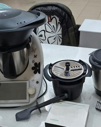 Bimby TM6 + secondo boccale + affettatutto