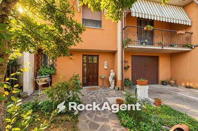 Villetta a schiera di 170 m² con 3 locali e box au
