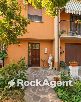 Villetta a schiera di 170 m² con 3 locali e box au