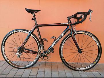 Scott addict r2 discount carbon