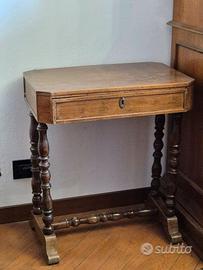 Tavolino da Lavoro in Noce fine 800