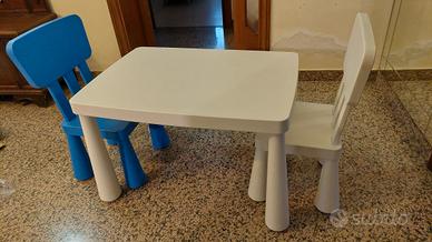 Tavolino con sedie per bambini IKEA