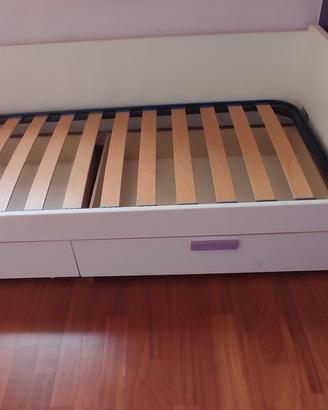 Letto singolo con cassettoni + comodino + matera
