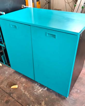 mobile da lavoro a tre ripiani usato