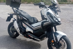 Honda x adv 750