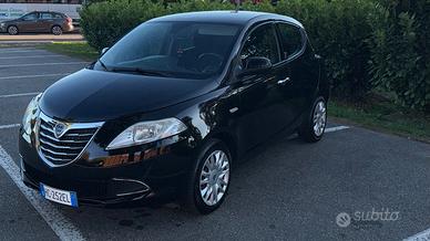 Lancia Ypsilon 1.2 69 CV 5 porte Gold