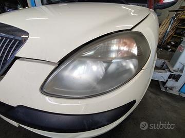 Proiettore sinistro LANCIA YPSILON del 2006