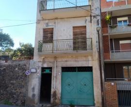 Aci catena - Casa singola con cortile