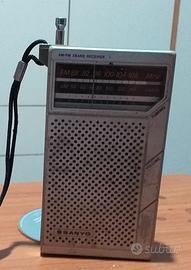 Radio portatile della SANYO anni 70
