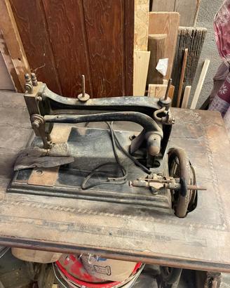 Macchina da cucire del 1890 Haid & Neu