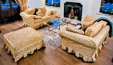 Coppia di divani +puff marca B&B Italia.