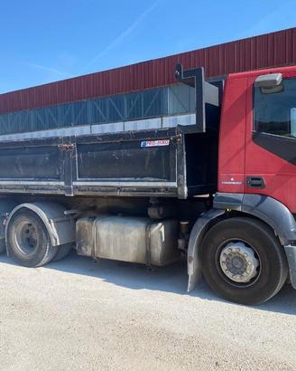 IVECO STRALIS CON CASSONE RIBALT.TRILATER. ANNO