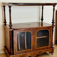 Vetrinetta stile antico con intarsi floreali