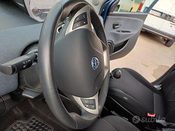 Lancia Ypsilon 1.0 Fire Hybrid Ecochic Gold