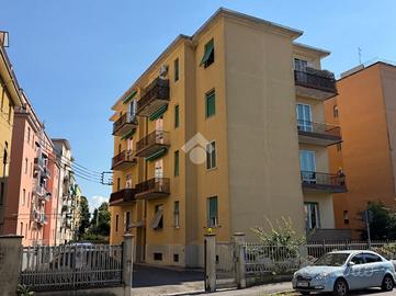 3 LOCALI A PARMA