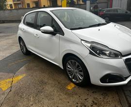 Peugeot 208 1.2 PureTech 82 5 porte neopatentati