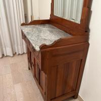 Specchiera con cassetti e sportelli del 900