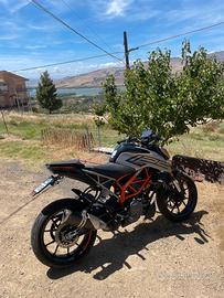 KTM duke 12