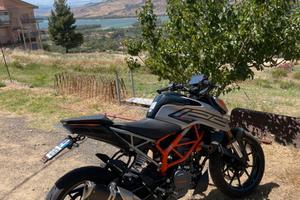 KTM duke 12