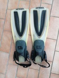 Pinne a cinghiolo Seac sub modello VELA