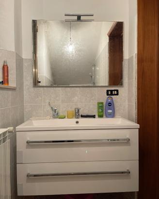Mobile da bagno con specchio