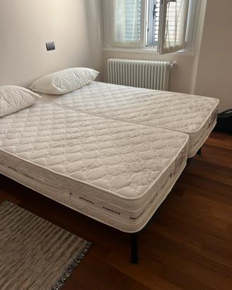 2 materassi singoli permaflex + rete in doghe