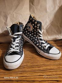 CONVERSE All Star nere borchiate.